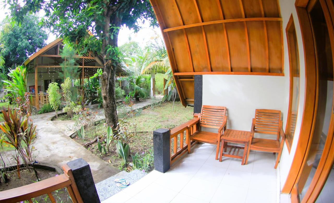 Florine'S Garden Hotel Gili Air Bagian luar foto