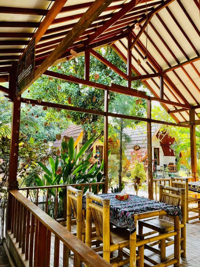 Florine'S Garden Hotel Gili Air Bagian luar foto